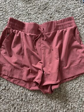 All in motion women’s shorts